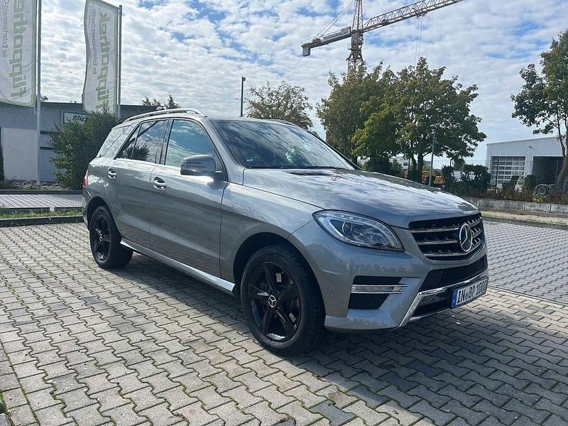 Gebraucht Mercedes ML350 258 PS (189 kW) 2012 Grau SUV