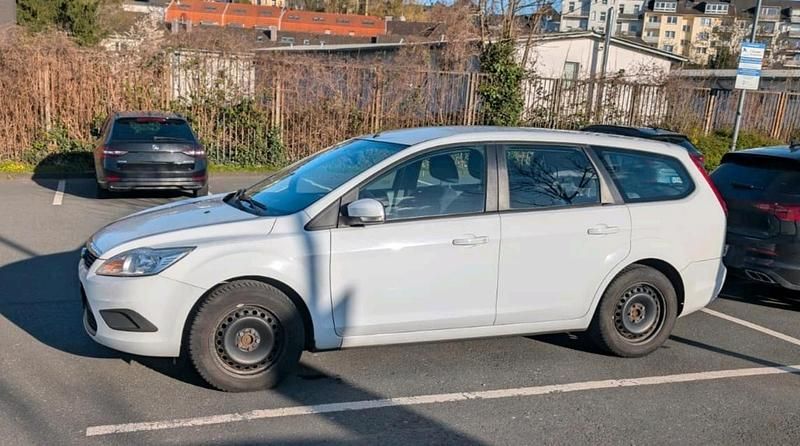 Gebraucht Ford Focus 101 PS (74 kW) 2009 Weiß Kombi