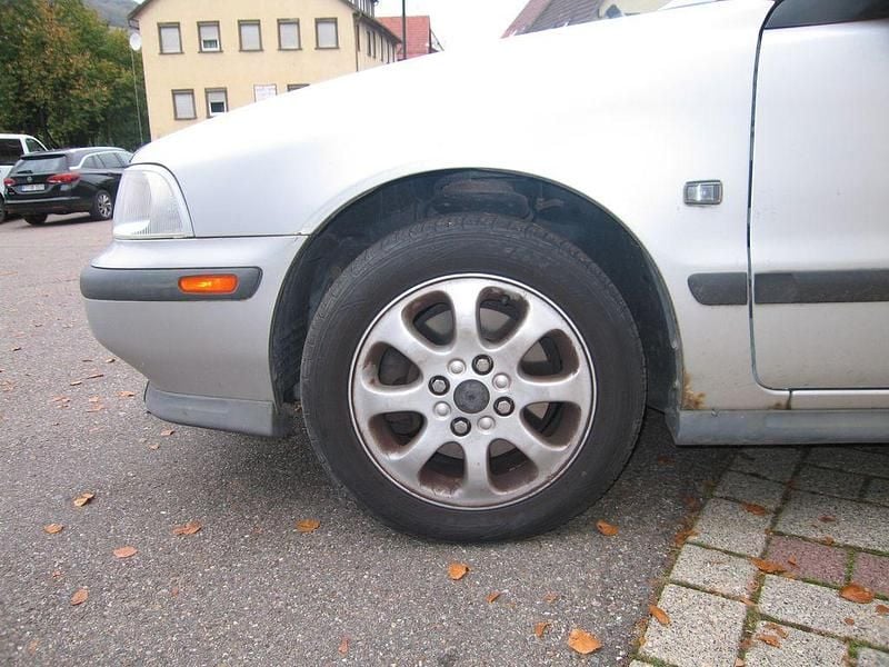 Gebraucht Volvo V40 116 PS (85 kW) 1999 Silber Kombi