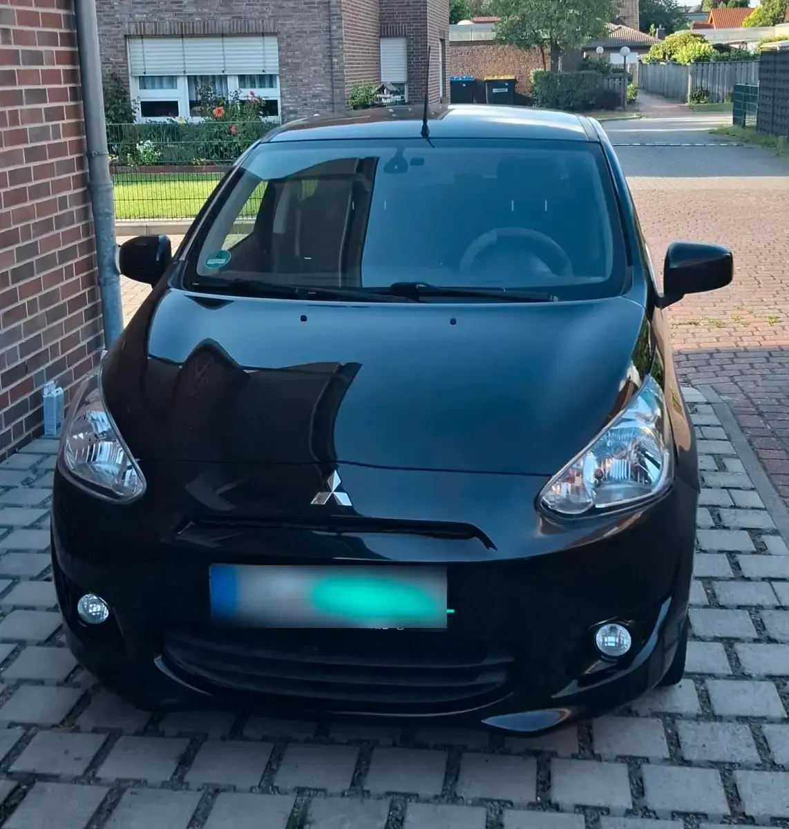 Gebraucht Mitsubishi Space Star 82 PS (60 kW) 2013 Schwarz Van / Kleinbus