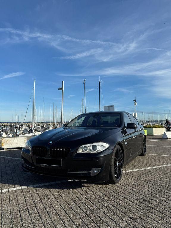 Schwarz Gebraucht 2011 BMW 530 Performance Limousine | 15.000 € (Fairer Preis) - Bild 1/4
