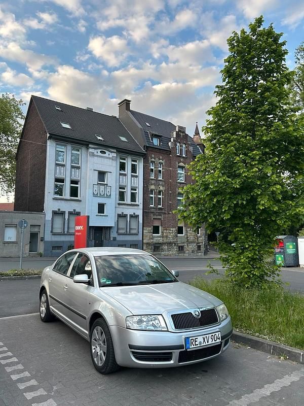 Gebraucht Skoda Superb 150 PS (110 kW) 2003 Grau Limousine