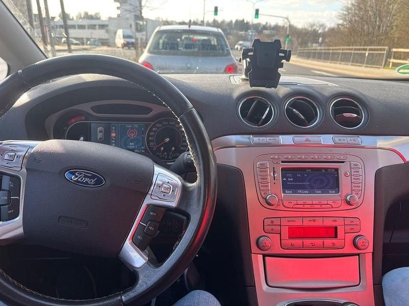 Gebraucht Ford S-MAX Titanium 175 PS (128 kW) 2008 Schwarz Van / Kleinbus