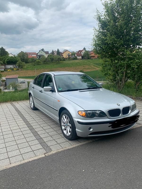 Silber Gebraucht 2003 BMW 320 Limousine | 2.750 € (Guter Preis) - Bild 1/4
