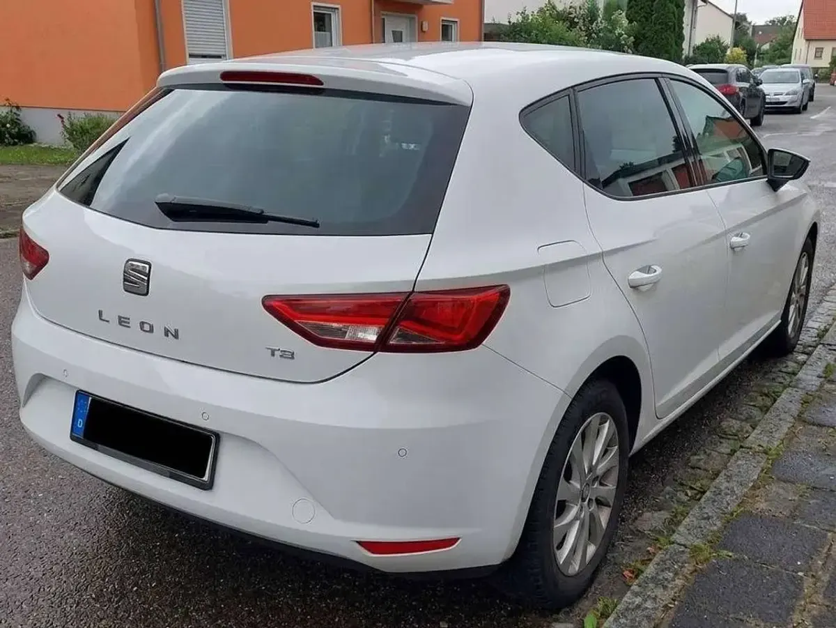 Gebraucht Seat Leon 105 PS (77 kW) 2014 Weiß Limousine