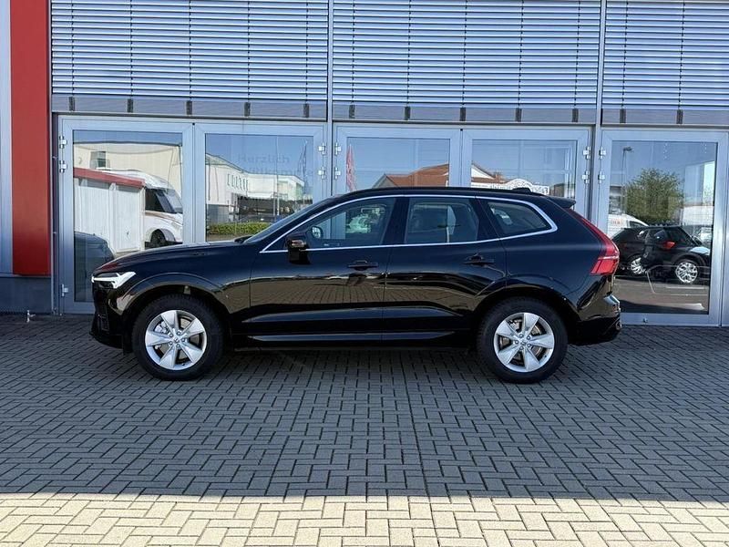 Gebraucht Volvo XC60 Core 197 PS (144 kW) 2023 Schwarz metallic SUV
