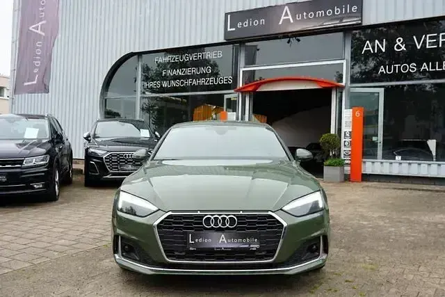 Gebraucht Audi A5 Sportback Sport 195 PS (143 kW) 2023 Distriktgrün metallic Kleinwagen
