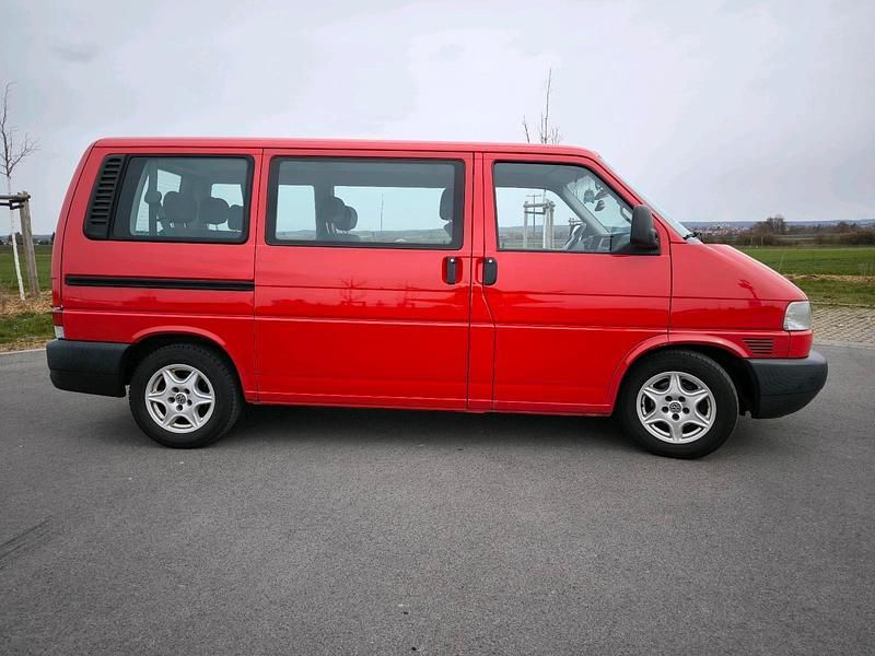 Second-hand VW Caravelle 102 CP (75 kW) 2001 Roșu Van