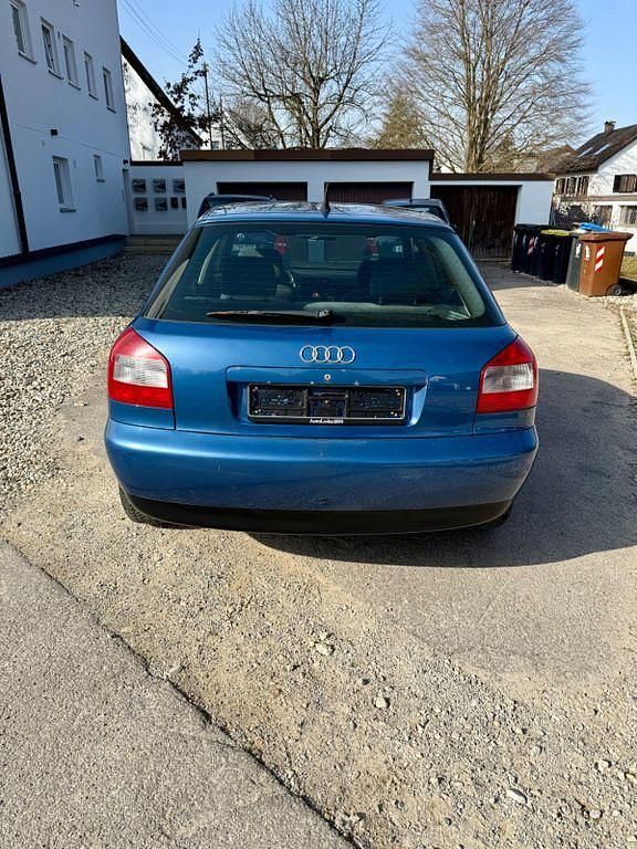 Gebraucht Audi A3 Sport 101 PS (74 kW) 2002 Blau Kleinwagen