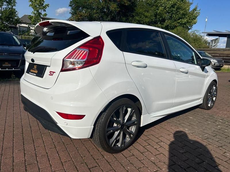Gebraucht Ford Fiesta ST-Line 125 PS (91 kW) 2017 Weiß Kleinwagen