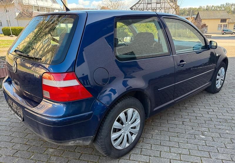 Gebraucht VW Golf IV Pacific 101 PS (74 kW) 2003 Blau Limousine