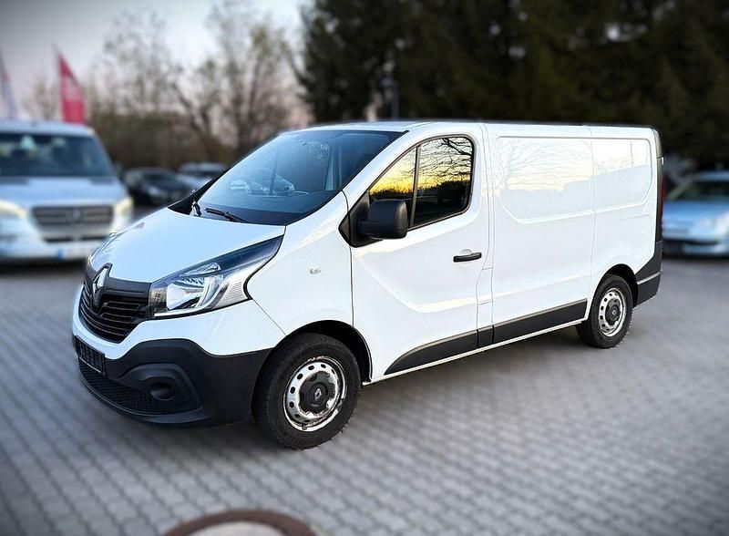 Gebraucht Renault Trafic Komfort 121 PS (88 kW) 2019 Weiß Van / Kleinbus