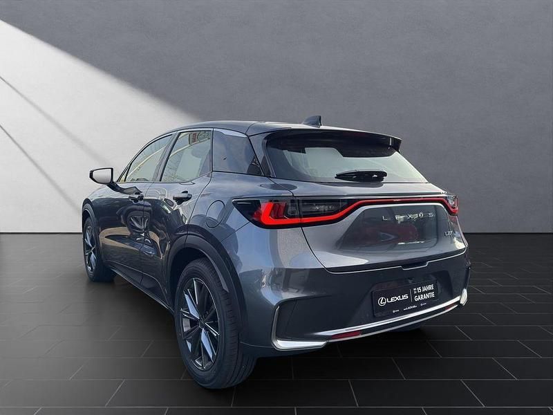 Neu Lexus LBX 136 PS (100 kW) 2025 Grau SUV