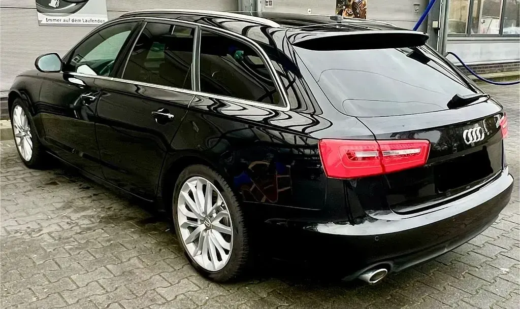 Gebraucht Audi A6 Ambiente 245 PS (180 kW) 2012 Schwarz Kombi