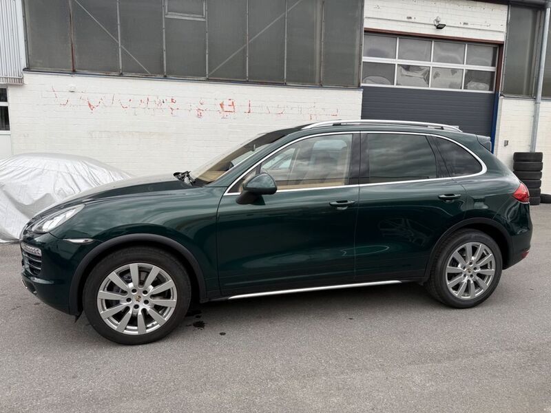 Grün Gebraucht 2010 Porsche Cayenne SUV | 22.000 € (Etwas zu teuer) - Bild 1/4