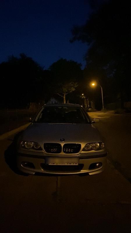 Silber Gebraucht 2002 BMW 316 M Sport Limousine | 2.300 € (Fairer Preis) - Bild 1/4