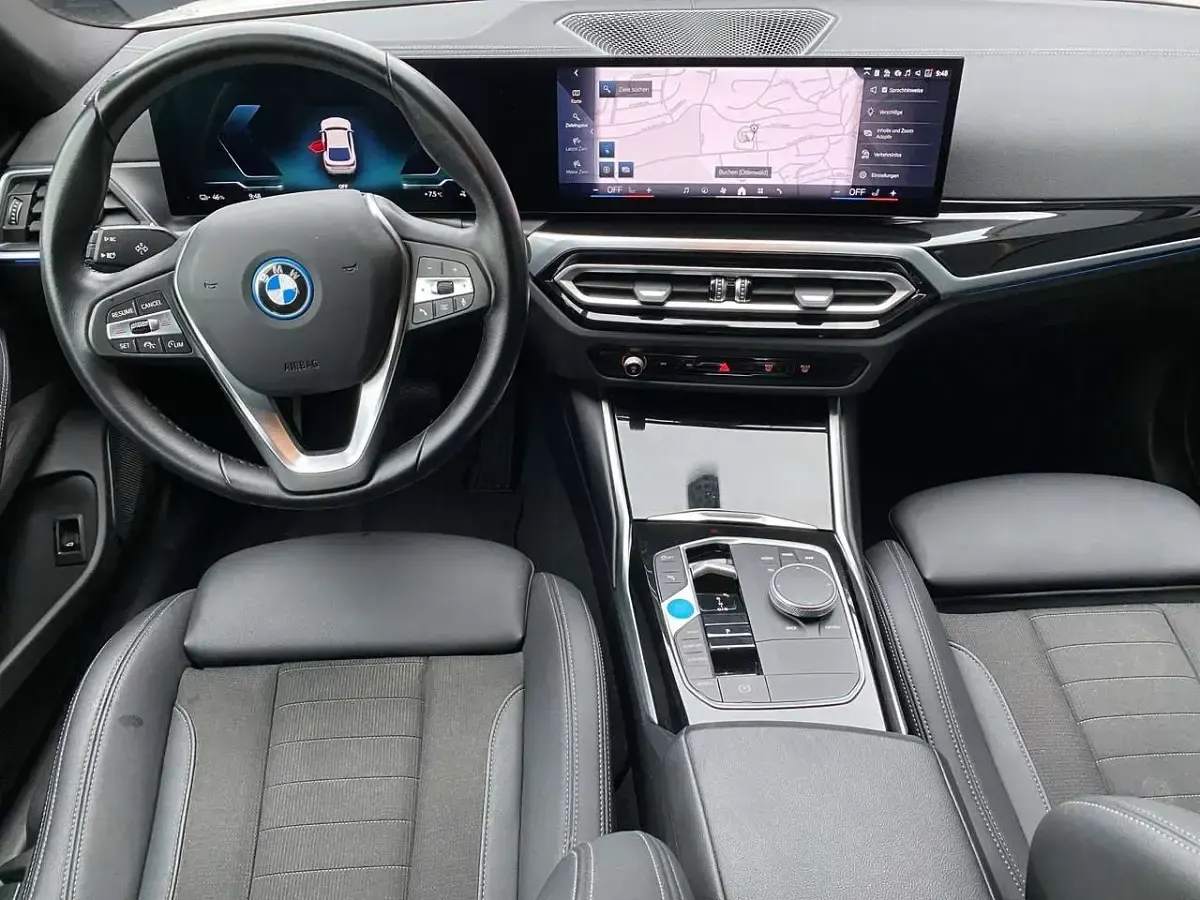 Używany BMW i4 250 kW (340 KM) 2023 Biały Sedan/Limuzyna