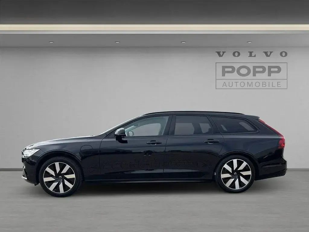 Gebraucht Volvo V90 Plus 398 PS (292 kW) 2025 Onyx black / metallic Kombi