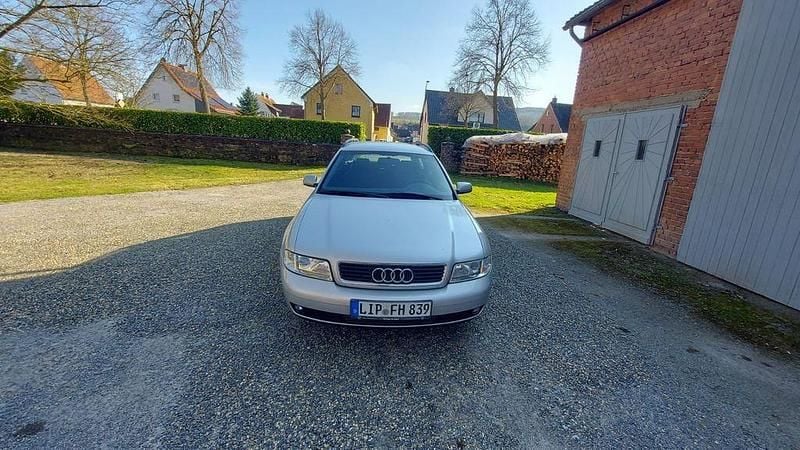 Gebraucht Audi A4 125 PS (91 kW) 2000 Silber Kombi
