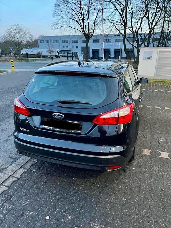 Gebraucht Ford Focus 116 PS (85 kW) 2013 Schwarz Kombi