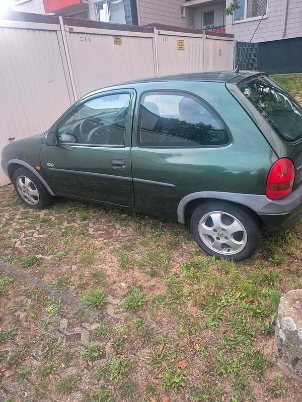 Grün Gebraucht 1999 Opel Corsa Kleinwagen | 850 € (Fairer Preis) - Bild 1/4
