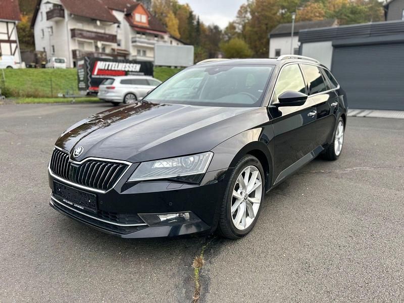 Schwarz Gebraucht 2017 Skoda Superb Kombi | 16.900 € (Fairer Preis) - Bild 1/4
