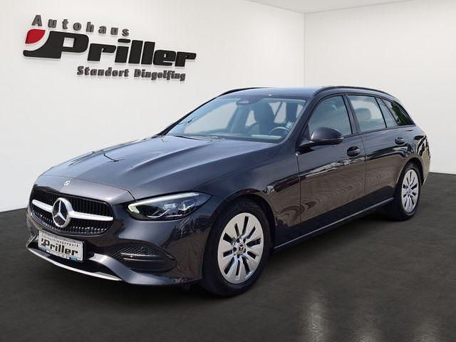 Grau Gebraucht 2022 Mercedes C220 Business Limousine | 32.900 € (Fairer Preis) - Bild 1/4