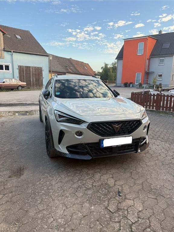 Grau Gebraucht 2023 Cupra Formentor VZ SUV | 43.500 € (Etwas zu teuer) - Bild 1/4