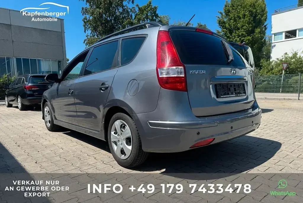 Gebraucht Hyundai i30 Edition 109 PS (80 kW) 2011 Grau Kombi