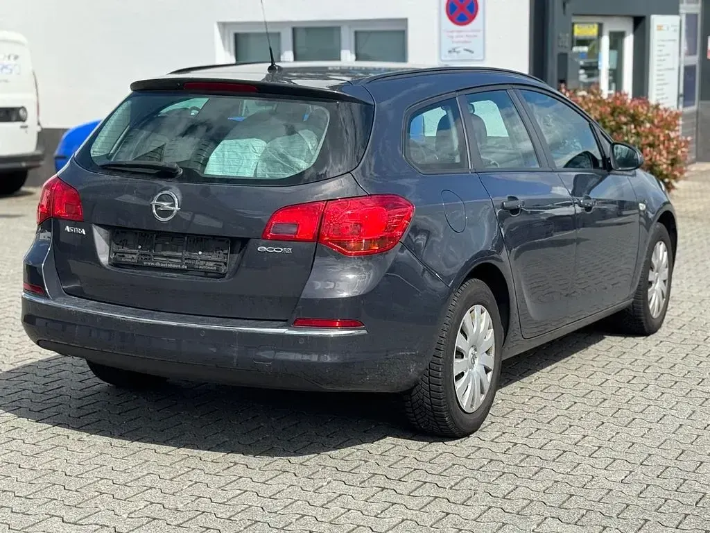Gebraucht Opel Astra Edition 110 PS (80 kW) 2015 Grau Kombi