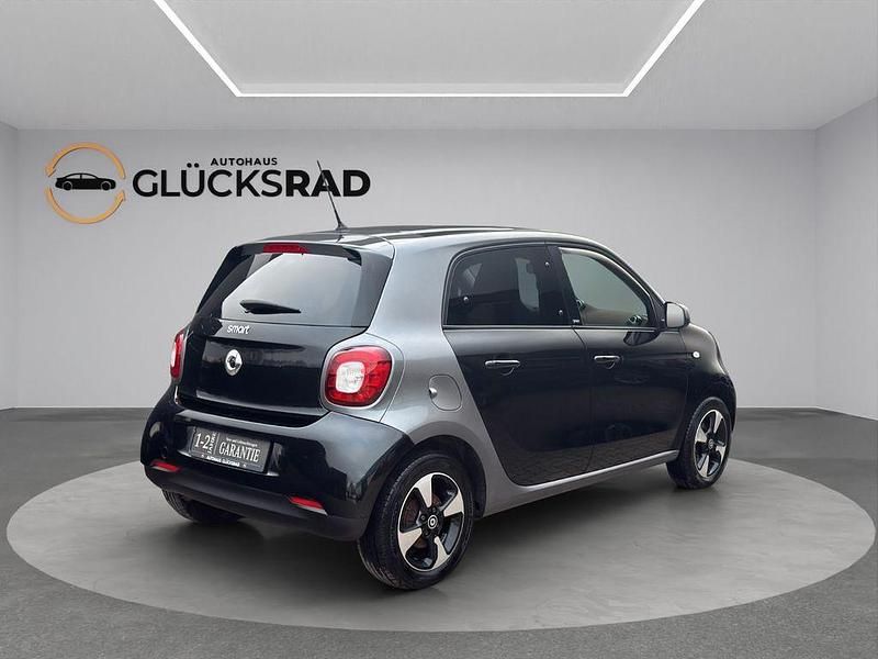 Gebraucht Smart ForFour 71 PS (52 kW) 2017 Schwarz Kleinwagen