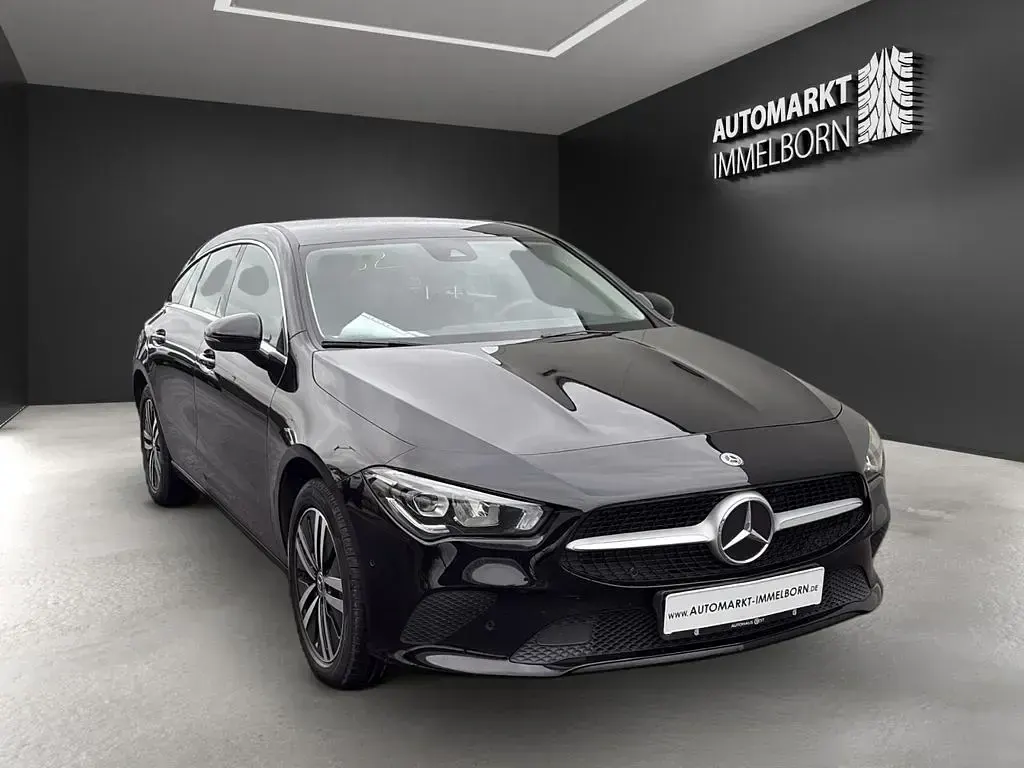 Gebraucht Mercedes CLA250e 218 PS (160 kW) 2022 Schwarz Coupé