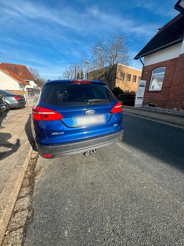 Second-hand Ford Focus 125 CP (91 kW) 2017 Albastru Break