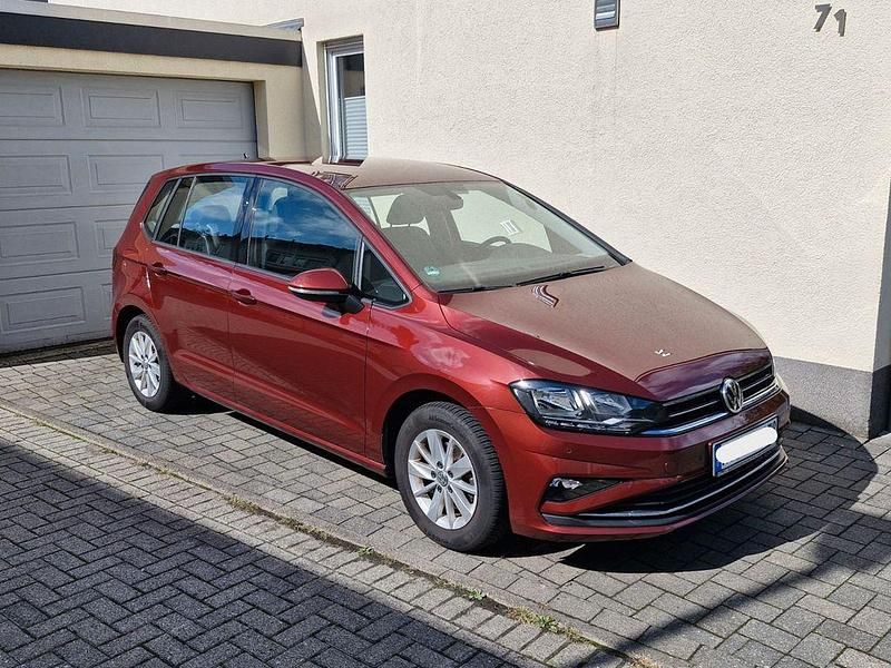 Gebraucht 2018 VW Golf Sportsvan Comfortline Van / Kleinbus | 11.800 € (Guter Preis) - Bild 1/4