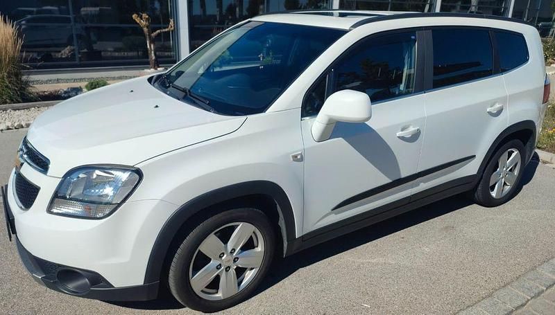 Weiß Gebraucht 2012 Chevrolet Orlando LTZ Van / Kleinbus | 4.299 € (Etwas zu teuer) - Bild 1/4