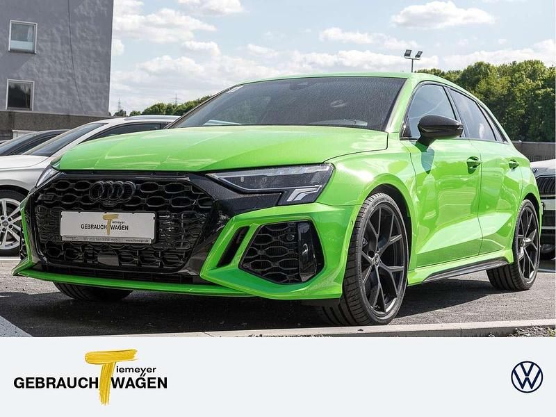 Grün Gebraucht 2024 Audi RS3 Sportback Ambiente Kleinwagen | 54.980 € (Superpreis) - Bild 1/4