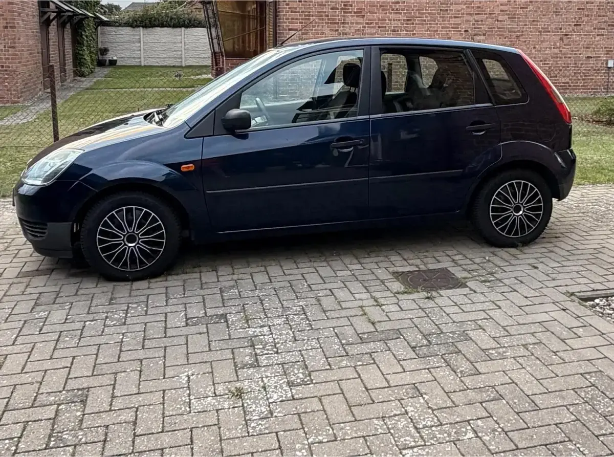 Gebraucht Ford Fiesta 69 PS (50 kW) 2003 Blau Kleinwagen