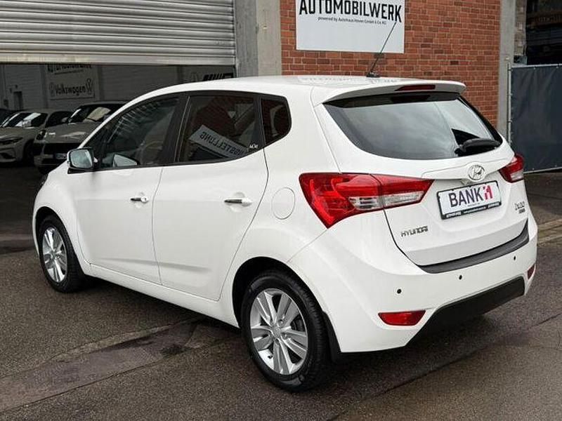 Gebraucht Hyundai ix20 116 PS (85 kW) 2014 Weiß Kleinwagen