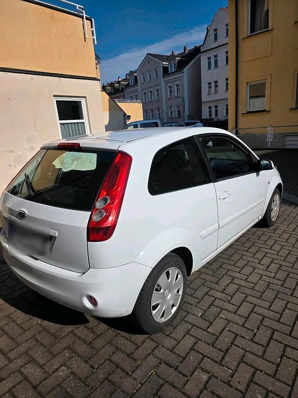Gebraucht Ford Fiesta 2008 Weiß Kleinwagen