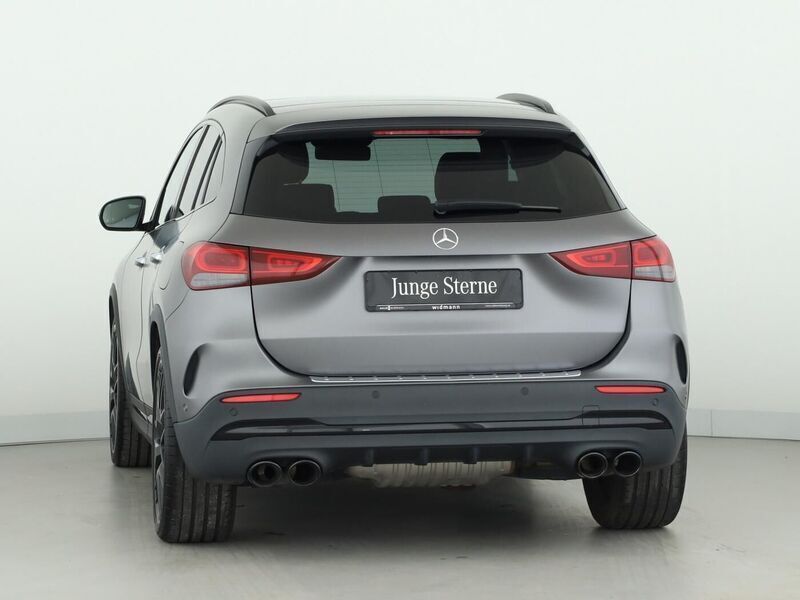 Gebraucht Mercedes GLA45 AMG AMG 421 PS (309 kW) 2022 Manufaktur magnolack manufaktur mountaingrau magn SUV