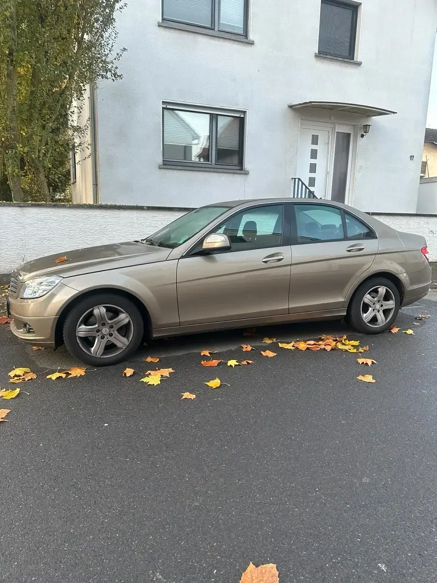 Gebraucht Mercedes C180 156 PS (114 kW) 2007 Gold Limousine