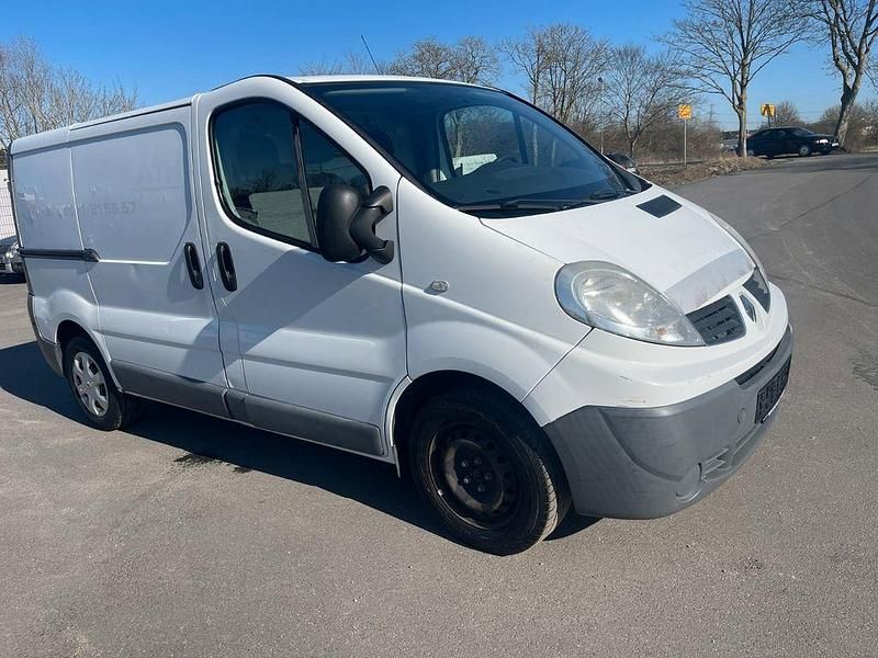 Gebraucht Renault Trafic 90 PS (66 kW) 2014 Weiß Van / Kleinbus