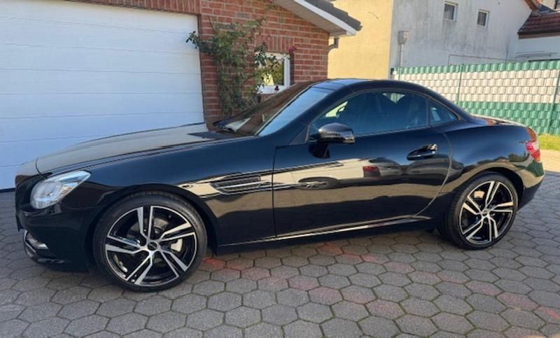 Schwarz Gebraucht 2012 Mercedes SLK200 Cabrio | 13.950 € - Bild 1/4