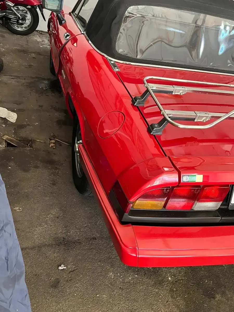 Gebraucht Alfa Romeo Spider 126 PS (92 kW) 1988 Rot Cabrio