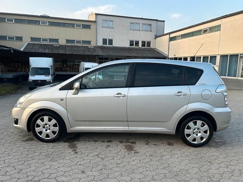Gebraucht Toyota Corolla Verso 129 PS (94 kW) 2008 Silber Van / Kleinbus
