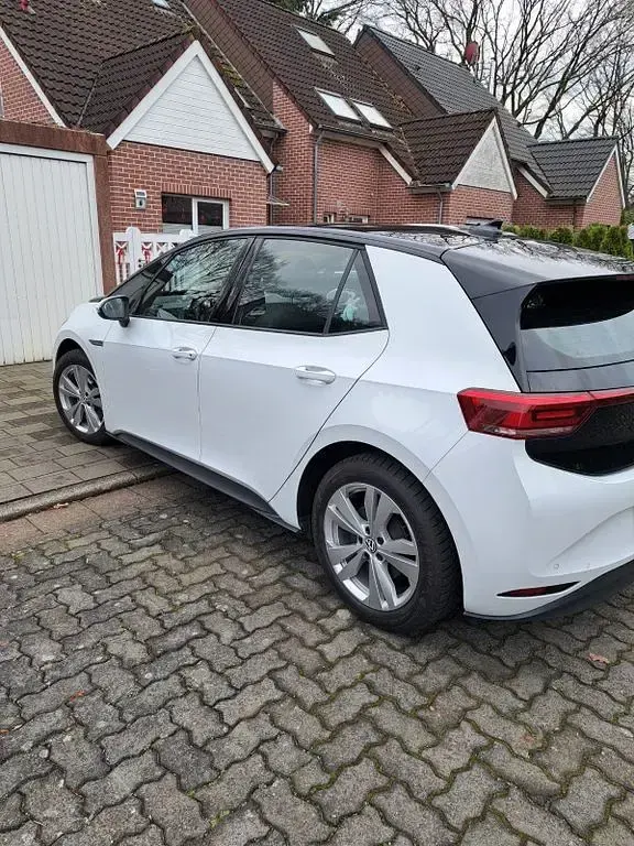 Gebraucht VW ID.3 Pro 106 kW (145 PS) 2022 Weiß Kleinwagen