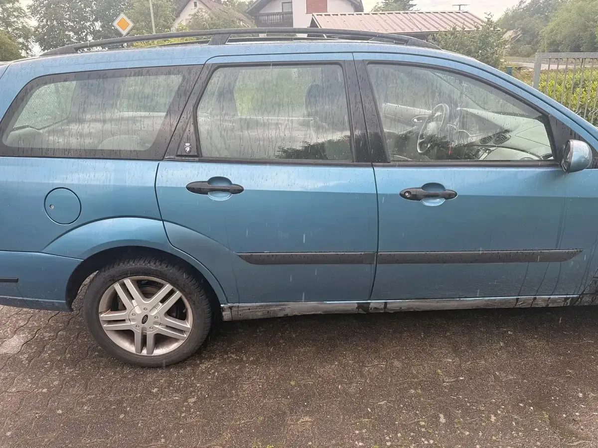 Gebraucht Ford Focus 131 PS (96 kW) 2000 Blau Kombi