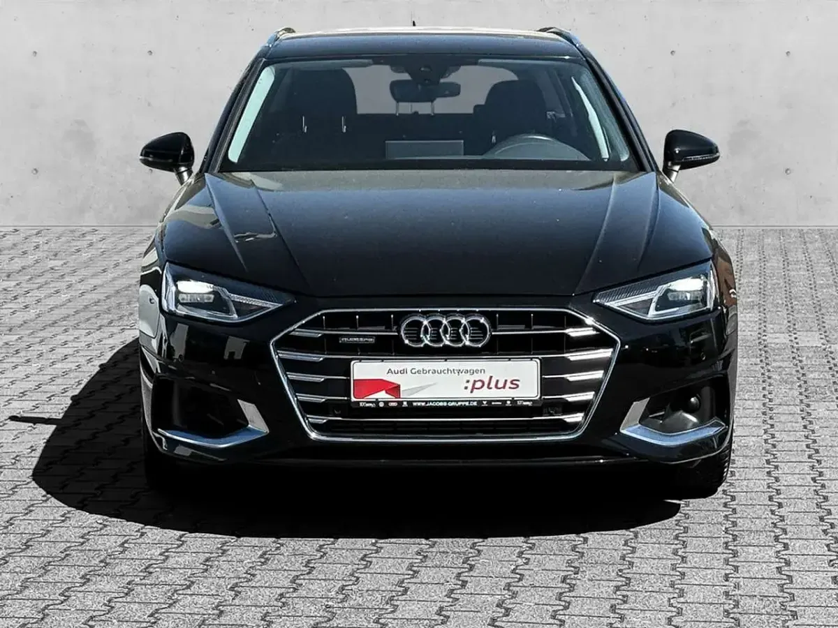 Używany Audi A4 Performance 204 KM (150 kW) 2023 Czarny Kombi