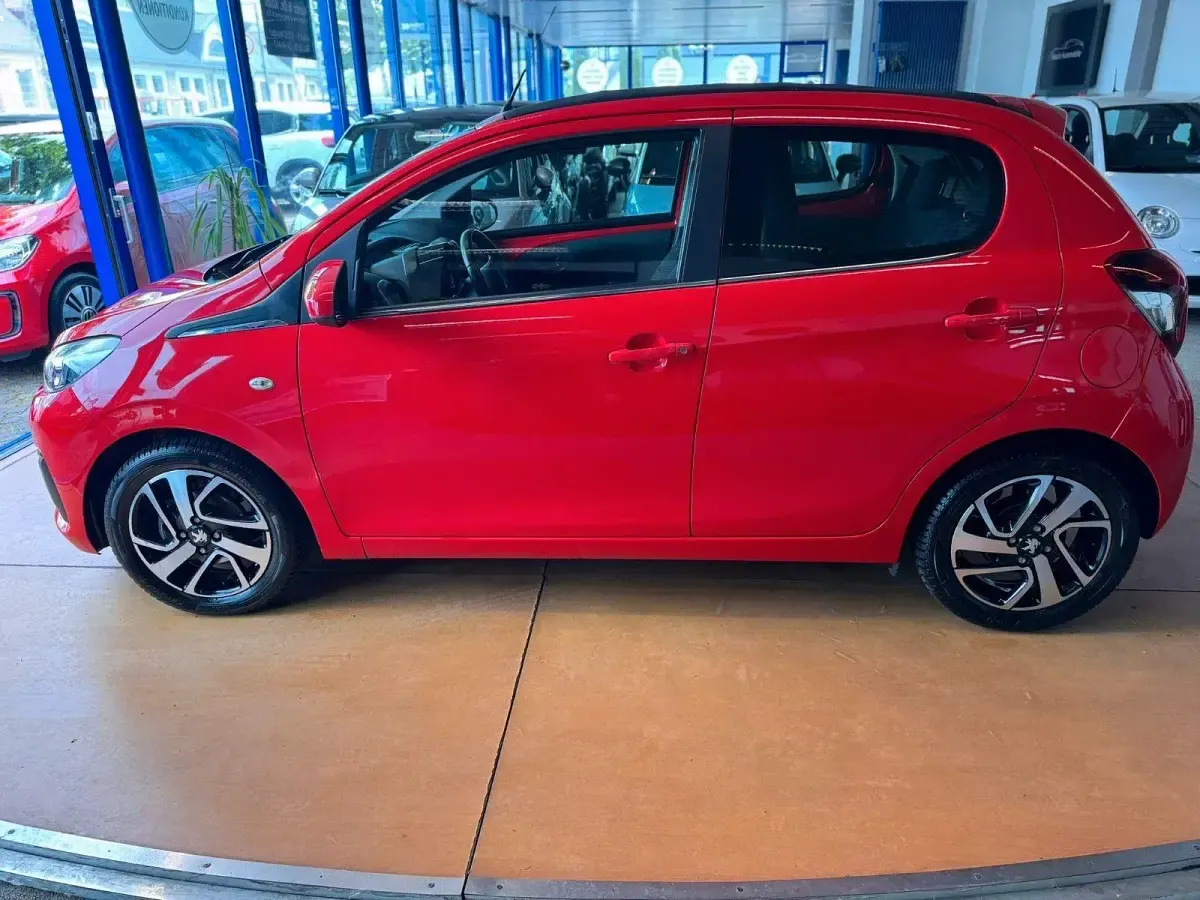 Gebraucht Peugeot 108 Active 69 PS (50 kW) 2015 Rot Limousine