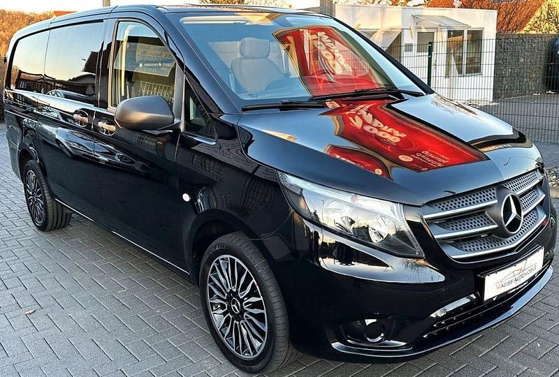 Gebraucht Mercedes Vito 163 PS (119 kW) 2018 Schwarz Van